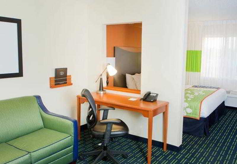 Fairfield Inn & Suites By Marriott Champaign Chambre photo
